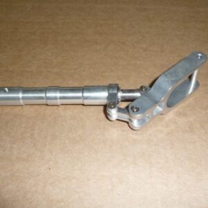 Jambe tirée<br />Longueur : 176 mm<br />Diamètre de jambe : 18 mm<br />Pin de connexion sur train : 8 mm<br />Axe de roue : 6 mm<br />Pour roue de 90 mm maxi<br />Peut être utilisé sur train C50